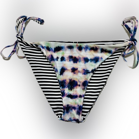 Splendid Swimsuit Bottoms NWOT
Size M - Picture 1 of 4